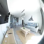 180 Seaview 1 Bedroom Flat With Swimming Pool Апартаменти Адехе