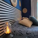Апартаменти 180 Seaview 1 Bedroom Flat With Swimming Pool