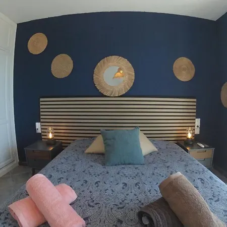 180 Seaview 1 Bedroom Flat With Swimming Pool *