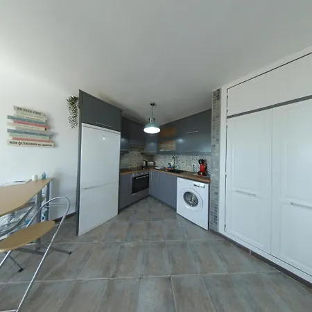 Lägenhet 180 Seaview 1 Bedroom Flat With Swimming Pool