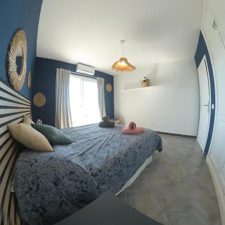 180 Seaview 1 Bedroom Flat With Swimming Pool דירה *