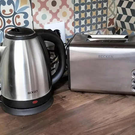 180 Seaview 1 Bedroom Flat With Swimming Pool דירה אדחה