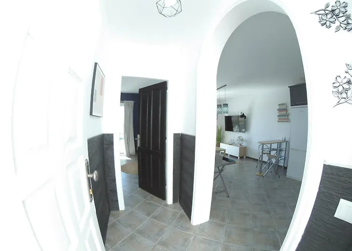 180 Seaview 1 Bedroom Flat With Swimming Pool Costa Adeje (Tenerife)