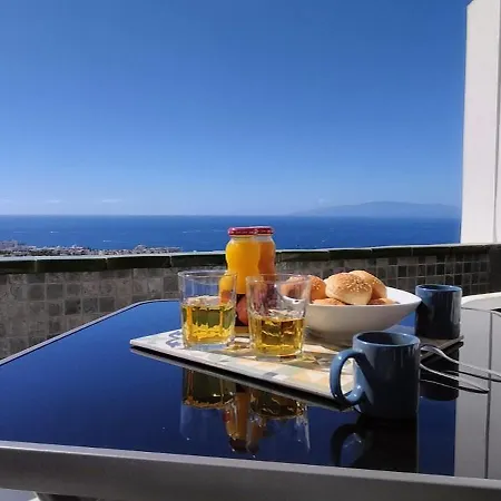 180 Seaview 1 Bedroom Flat With Swimming Pool *